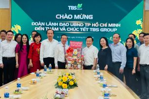 Lãnh đạo UBND TPHCM thăm, chúc tết và động viên doanh nghiệp đầu xuân