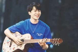 Anh Tú Atus "chào sân" Bính Ngọ 2026 rộn ràng với 3 ca khúc 