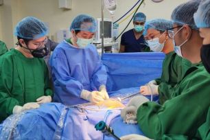 Bác sĩ “nội” xuất ngoại - Bài 1: Bản lĩnh bác sĩ Việt Nam