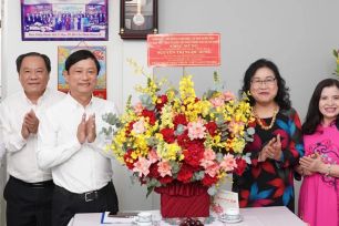 Lãnh đạo TPHCM thăm, tri ân các chuyên gia y tế đầu ngành 