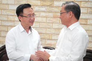 Lãnh đạo TPHCM thăm, chúc mừng các thầy thuốc tiêu biểu