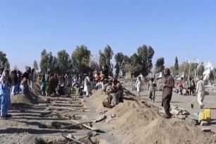 Pakistan và Afghanistan giao tranh