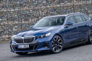 BMW thu hồi hơn 330.000 xe trên toàn cầu 