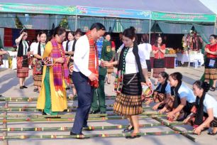 Tổ chức điểm Ngày hội Biên phòng toàn dân tại xã biên giới Nghệ An 