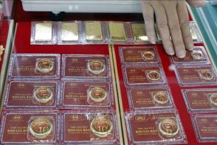 Vàng miếng SJC giảm mạnh, ngang giá vàng nhẫn