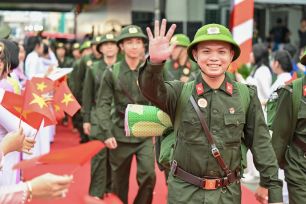 Vinh dự và tự hào được tiếp bước thế đi trước