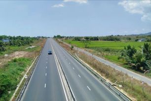 Tài xế chuyển lộ trình Quốc lộ 1 để né trạm thu phí cao tốc 