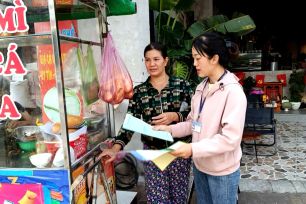 Phường Tam Thắng: Tuyên truyền an toàn thực phẩm cho các cơ sở kinh doanh bánh mì