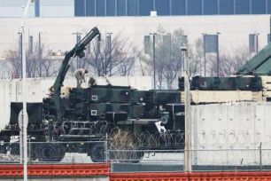 Hàn Quốc: Rộ thông tin điều chuyển khí tài sang Trung Đông