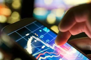 Cổ phiếu trụ ‘đổ sụp’, VN Index lao dốc hơn 40 điểm