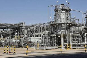 IEA: Thị trường dầu mỏ vẫn dồi dào 