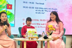 Mẹ và con gái cùng viết sách, truyền cảm hứng sống tích cực đến phụ nữ