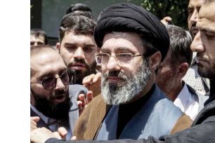 Tân lãnh tụ tối cao Iran đối mặt nhiều thách thức