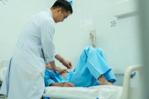 Suýt tử vong vì xem thường đau bụng kéo dài