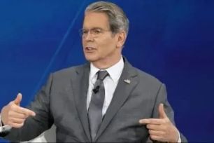 Mỹ nới lỏng hạn chế dầu mỏ của Nga