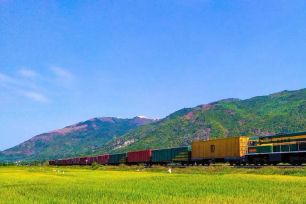 Ngành đường sắt giảm giá vé tàu và cước vận chuyển hàng hóa