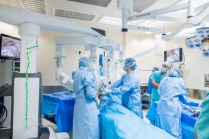 Ra mắt trung tâm phẫu thuật robot FV da Vinci