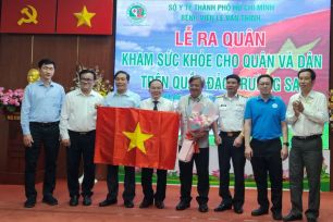 Đoàn y, bác sĩ TPHCM lên đường thực hiện nhiệm vụ tại Trường Sa