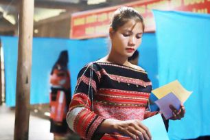 131 cử tri làng O2 nằm sâu giữa đại ngàn Gia Lai đi bỏ phiếu sớm