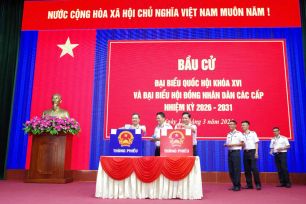 Lực lượng vũ trang TPHCM hòa chung ngày hội non sông