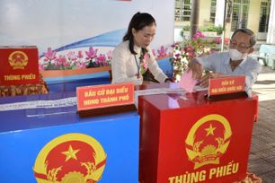 Cử tri phường Dĩ An, Tân Đông Hiệp, Thới Hoà thực hiện quyền công dân