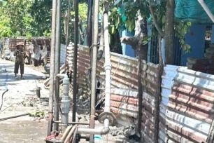 Cà Mau: 2 người bị điện giật tử vong khi thi công tường rào 