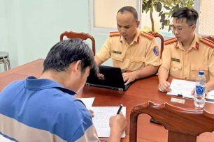 CSGT TPHCM xử lý nhiều trường hợp đăng thông tin sai sự thật trên mạng xã hội