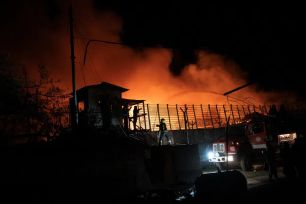 Bệnh viện ở Afghanistan bị không kích, hàng trăm người thương vong