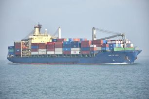 Nhiều hãng tàu điều chỉnh tăng giá cước vận chuyển container 15-25%