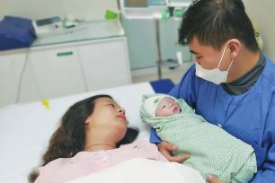 Bộ Y tế đề xuất nhiều chính sách ưu đãi cho phụ nữ sinh con