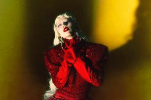 Phùng Khánh Linh tung ca khúc mới trước thềm liveshow