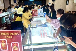 Giá vàng giảm thêm 2,9 - 3,4 triệu đồng/lượng so với buổi sáng