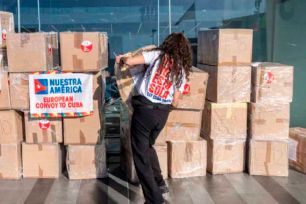Các nước gửi lương thực và vật tư y tế hỗ trợ Cuba