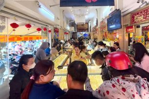 Giá vàng giảm còn 167 triệu đồng/lượng