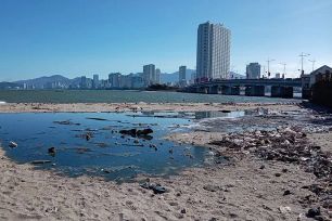 Sẽ tháo dỡ đường ống xả thải trái phép ra biển Nha Trang