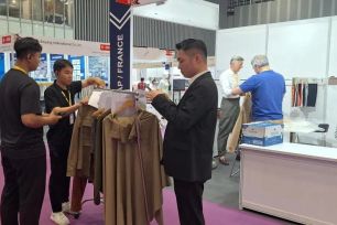 Ngành dệt may TPHCM 'thoát hiểm' trước sức ép xung đột Trung Đông