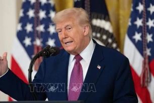 Ông Trump tuyên bố hoãn tấn công Iran trong 5 ngày