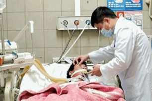 Chỉ vài ly "rượu quý" trước lúc ngủ, người đàn ông nguy kịch