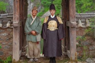 Phim top 1 phòng vé Hàn Quốc ra rạp Việt