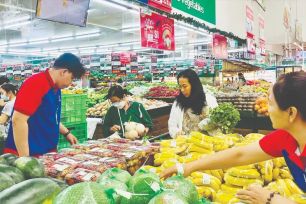 Không để giá cả hàng hóa 'té nước theo mưa'