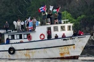 Hơn 30 tấn hàng viện trợ nhân đạo cập cảng Cuba