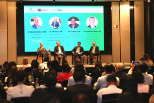 Vương quốc Anh chia sẻ kinh nghiệm xây dựng Trung tâm tài chính quốc tế