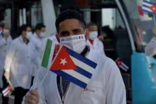 Mexico quyết không rút khỏi thỏa thuận y tế với Cuba