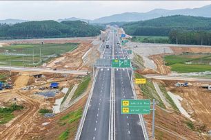 Dự kiến thông xe cao tốc Quảng Ngãi - Hoài Nhơn giữa tháng 4/2026