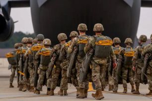 Tổng thống Mỹ Donald Trump hoãn tấn công cơ sở năng lượng Iran thêm 10 ngày