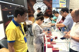 Giá vàng tăng, chênh lệch giữa giá vàng trong nước và thế giới lên 30,7 triệu đồng/lượng