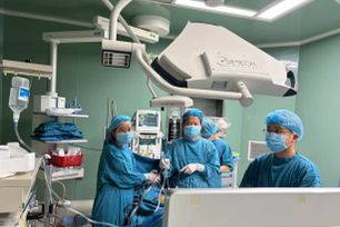 Cứu thành công sản phụ ở Quảng Ngãi mang song thai đặc biệt hiếm gặp