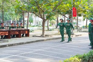Quân khu 7 kiểm tra công tác huấn luyện chiến sĩ mới