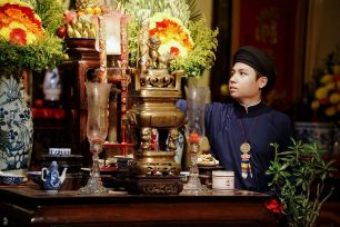 Đưa người trẻ chạm vào nếp nhà xưa