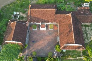 Cận cảnh ngôi nhà cổ 320 năm tuổi bên dòng sông Kôn 